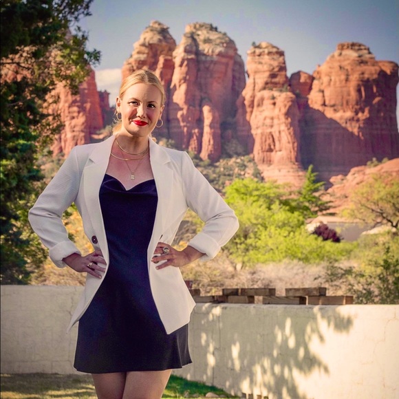 Meet your Posher, Emma - Picture 3 of 3